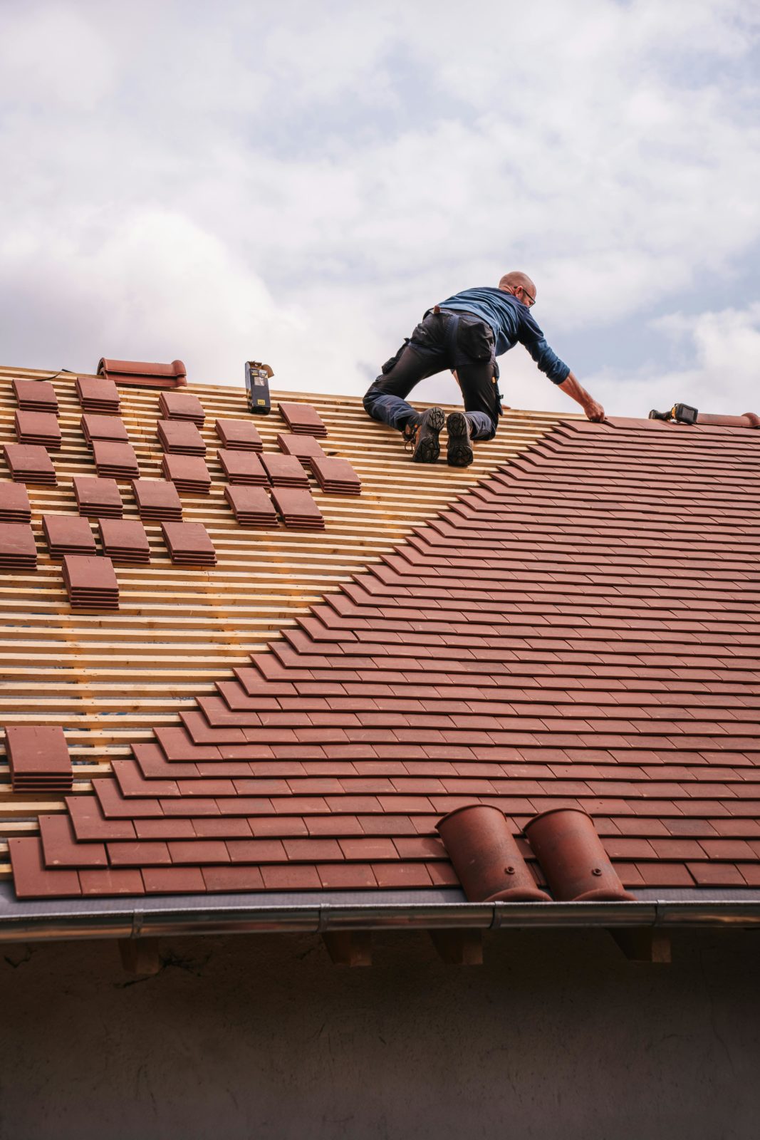 Image of roofing contractor
